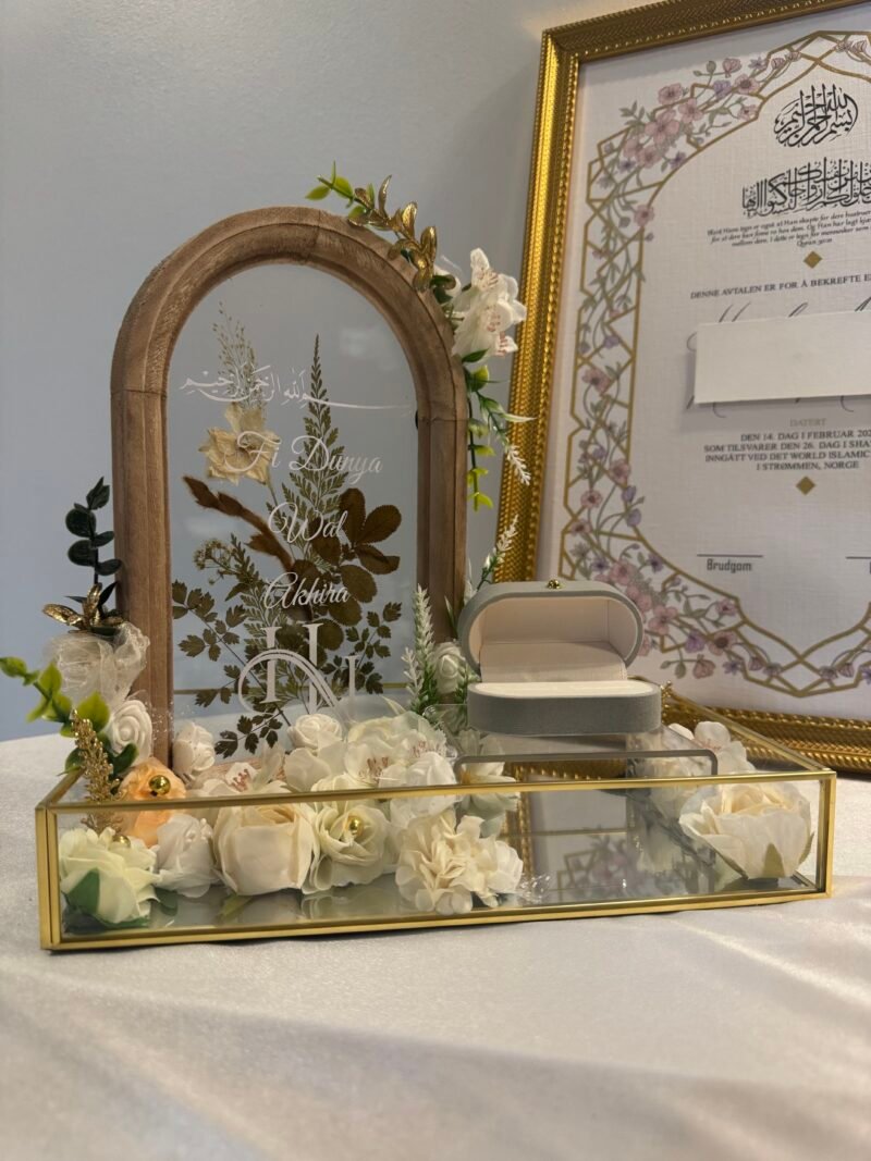 Modern Arch Ring Tray with Flowers